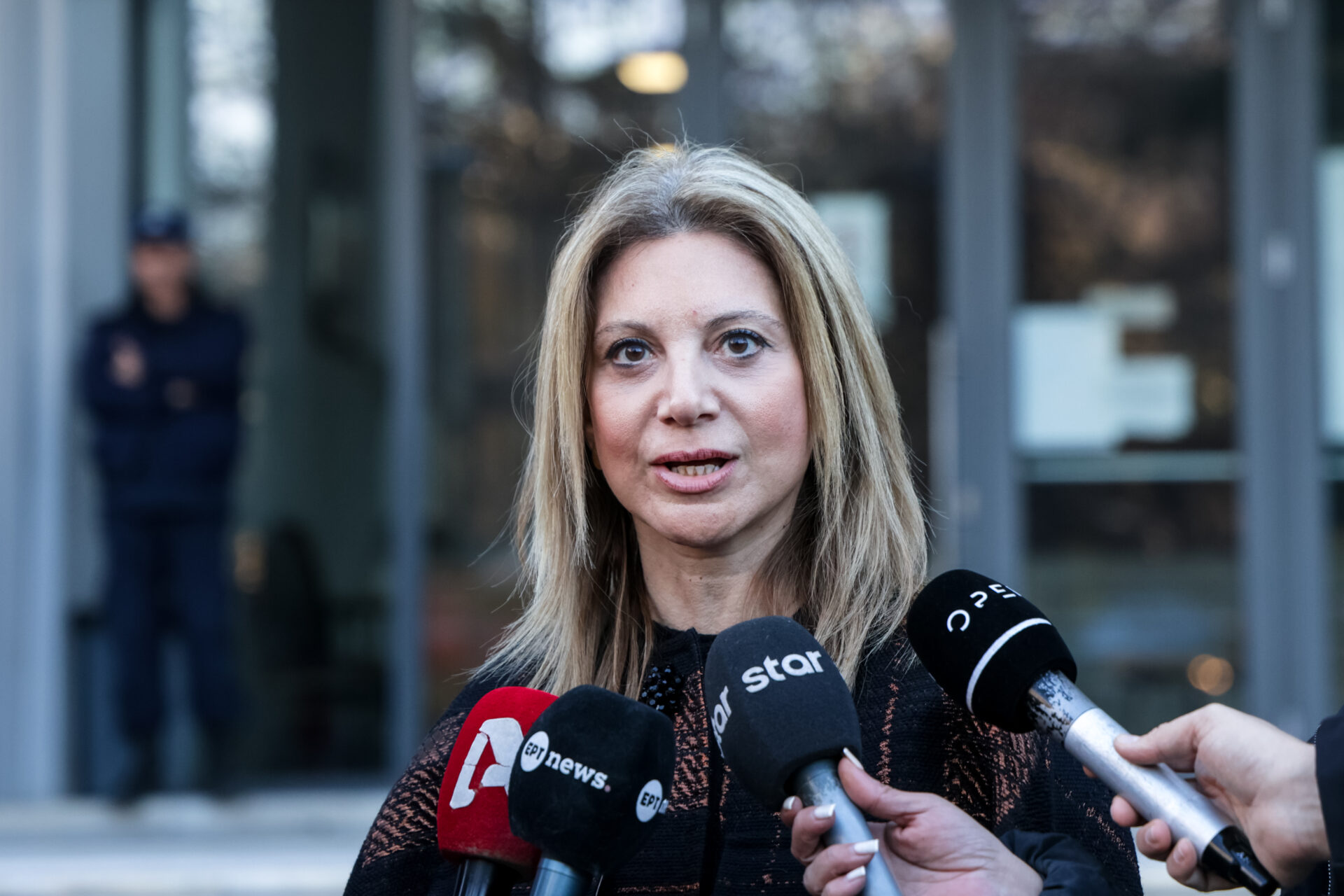 Πυρά από κυβέρνηση και αντιπολίτευση στην Καρυστιανού για τις αμβλώσεις