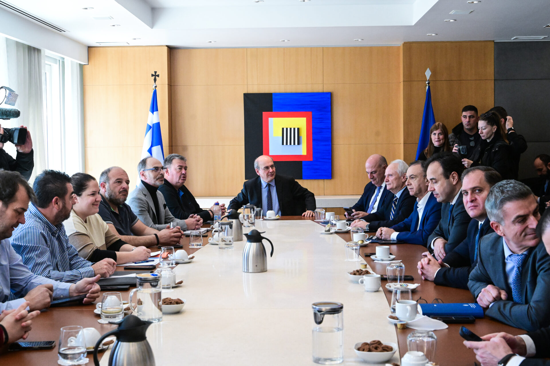 Συνάντηση των αγροτών με Χατζηδάκη και Τσιάρα: Ολοκληρώθηκε έπειτα από 3,5 ώρες