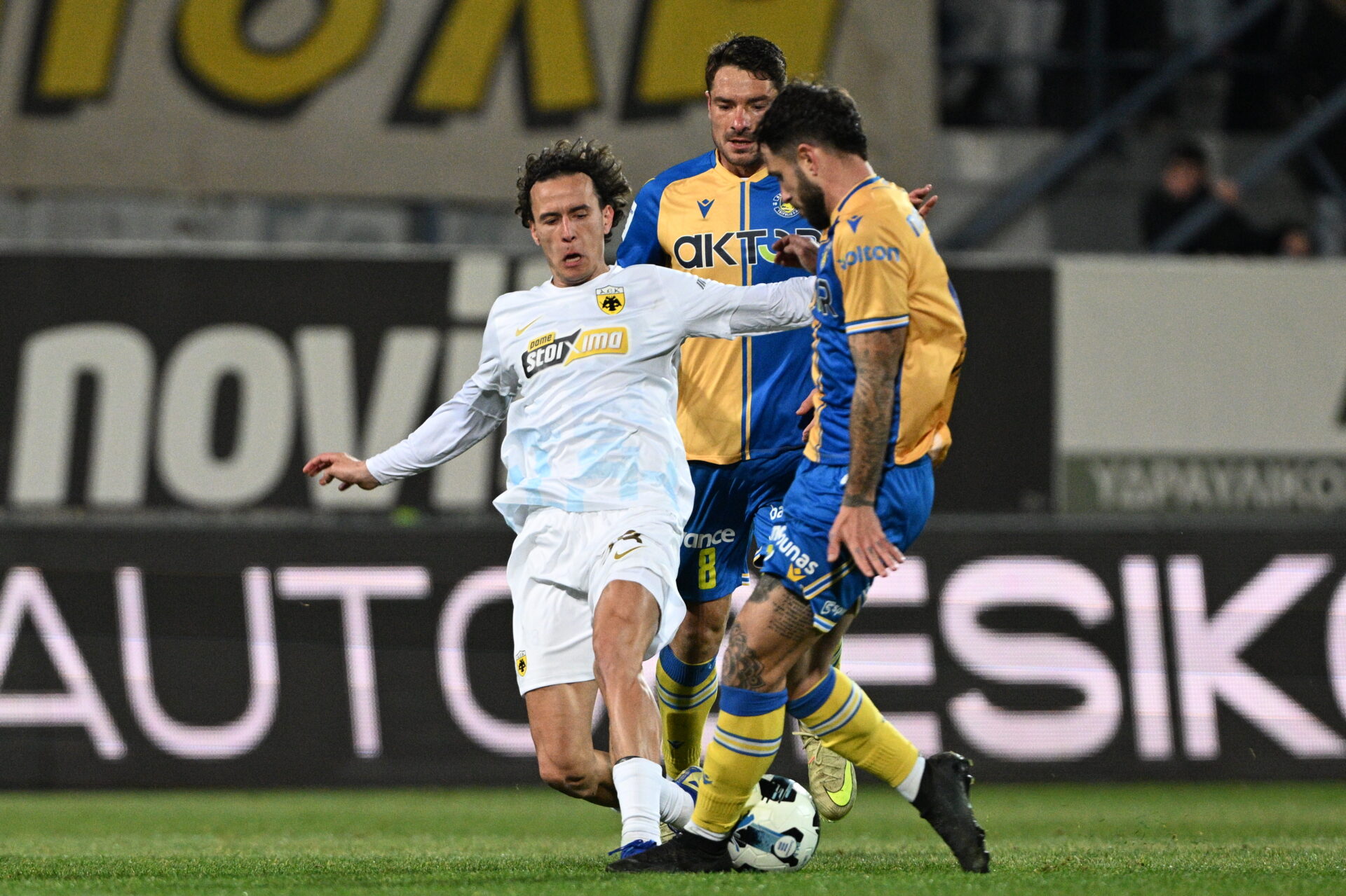 Αστέρας AKTOR – ΑΕΚ 0-1: Διπλό με υπογραφή Γιόβιτς και σωτήρα Στρακόσα