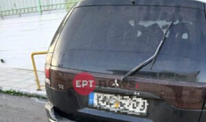 Χανιά: Αδιανόητο τροχαίο έξω από σχολείο – Μεθυσμένος οδηγός έπεσε πάνω σε γονείς την ώρα που παραλάμβαναν τα παιδιά τους (φωτογραφίες)