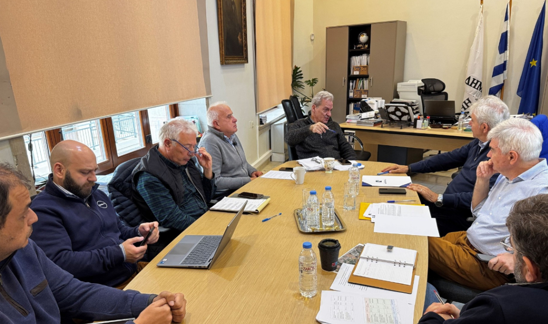 Ηράκλειο: Η αντιμετώπιση της λειψυδρίας στο επίκεντρο συνάντησης εργασίας του Δημάρχου με την Διοίκηση του ΟΑΚ