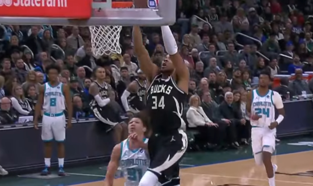 Με… «30άρα» Αντετοκούνμπο λύγισαν οι Μπακς τους Χόρνετς (βίντεο)