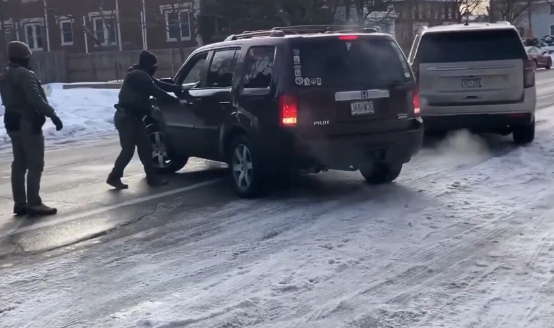 ΗΠΑ: Νέα στοιχεία και πλάνα για την εν ψυχρώ εκτέλεση της Ρενέ Γκουντ (βίντεο)