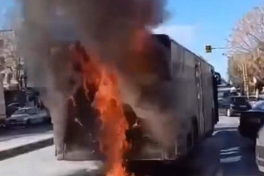 Παρανάλωμα του πυρός έγινε λεωφορείο στη Θεσσαλονίκη