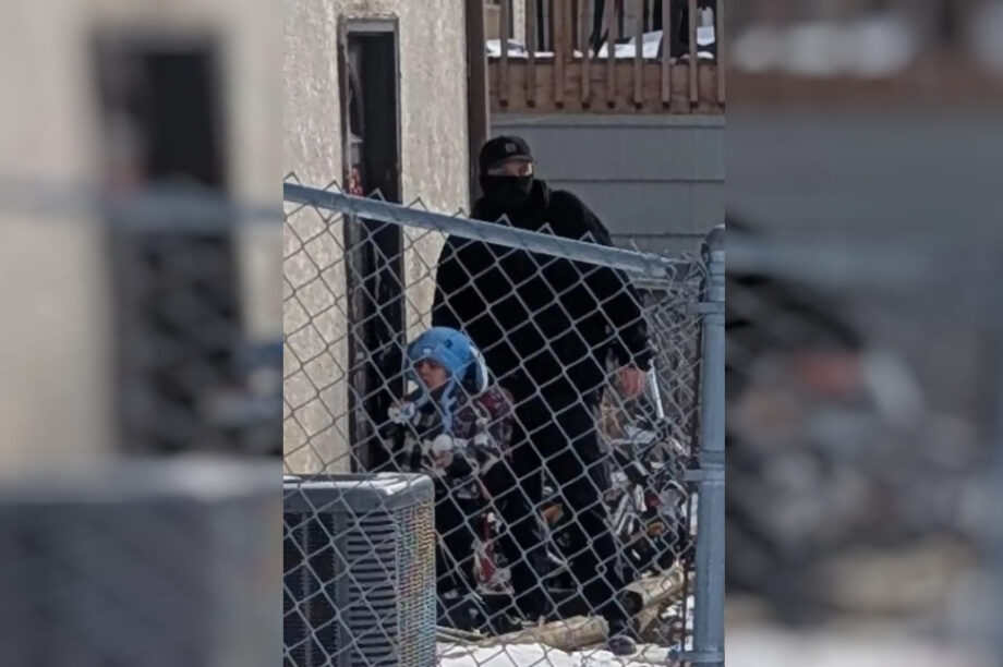 ΗΠΑ: Πράκτορες της ICE συνέλαβαν 5χρονο αγόρι την ώρα που γυρνούσε από το σχολείο (βίντεο)