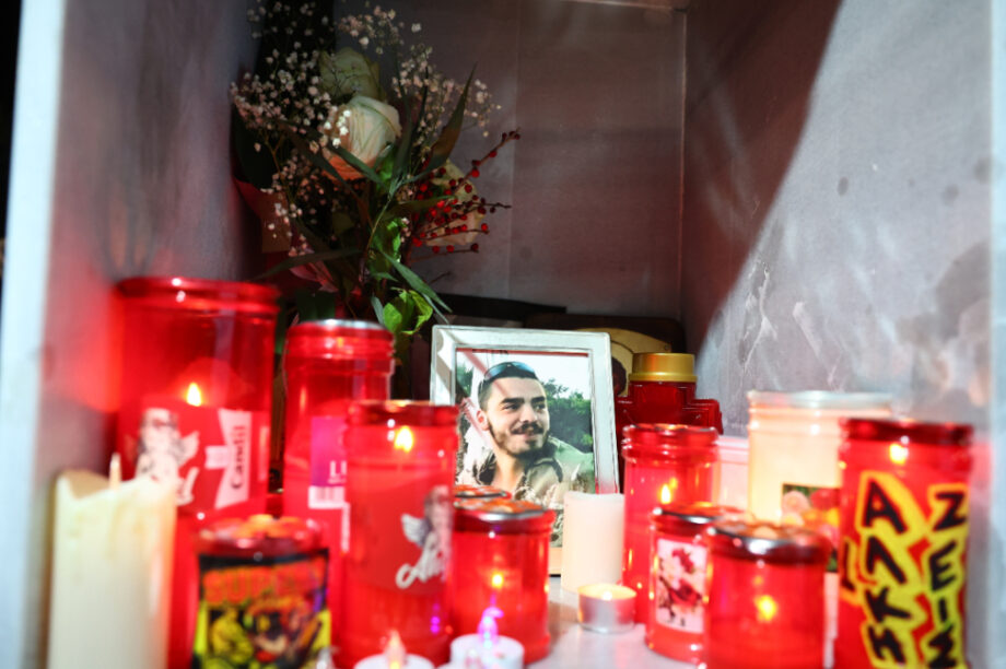 Άλκης Καμπανός Μνημείο