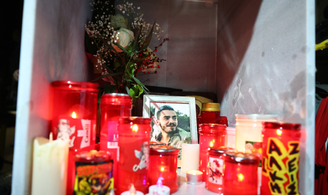 Άλκης Καμπανός Μνημείο