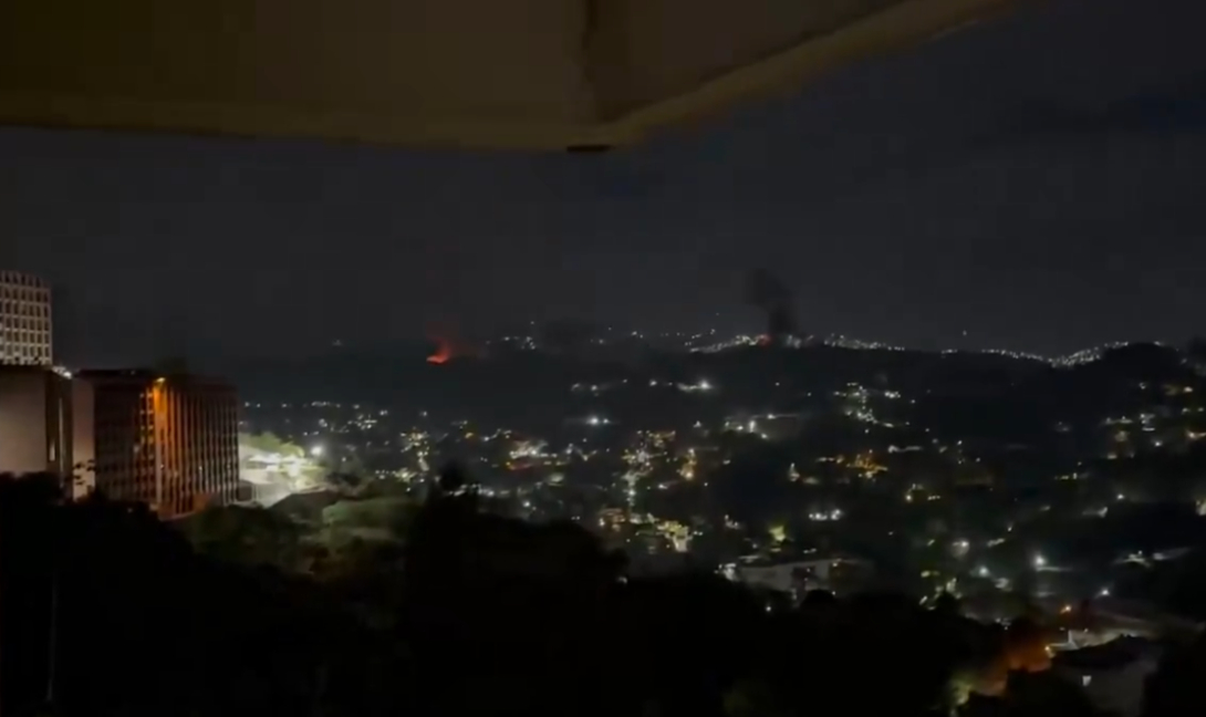 Συναγερμός στη Βενεζουέλα με ισχυρές εκρήξεις στο Καράκας (βίντεο)