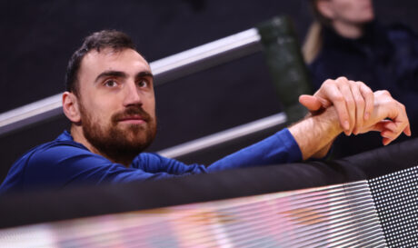 Μιλουτίνοφ Πολιτικά Κοντινή