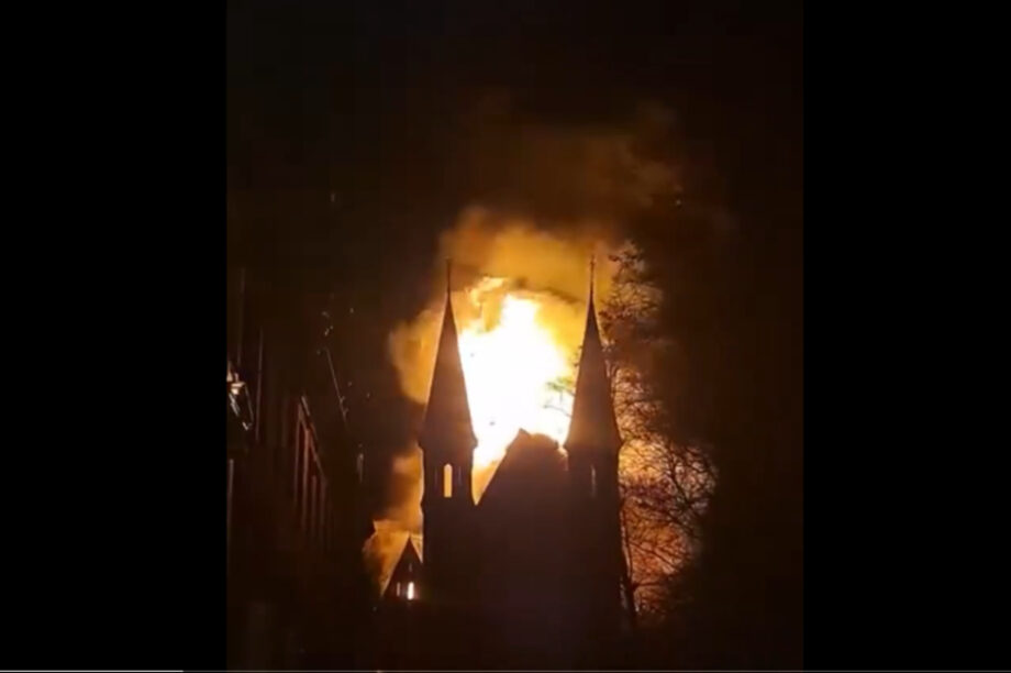 Ολλανδία: Σκηνές χάους την Πρωτοχρονιά, δύο νεκροί, καταστράφηκε ναός του 19ου αιώνα (βίντεο)