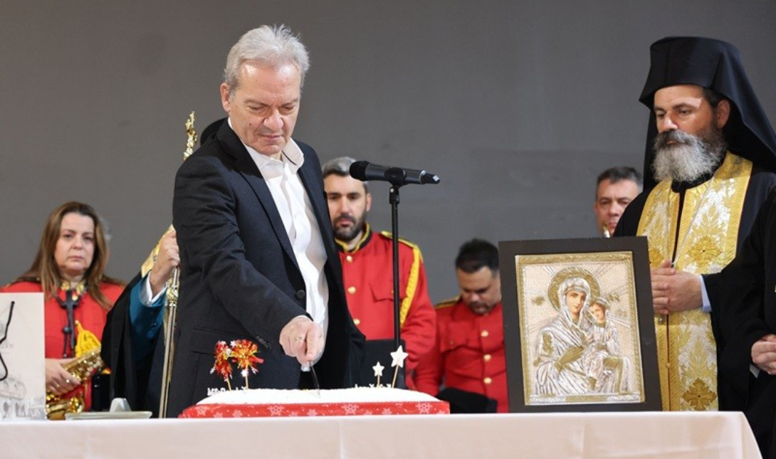 Ηράκλειο: Σε εορταστικό κλίμα η κοπή της πίτας από τον Αλέξη Καλοκαιρινό στη Βασιλική του Αγίου Μάρκου