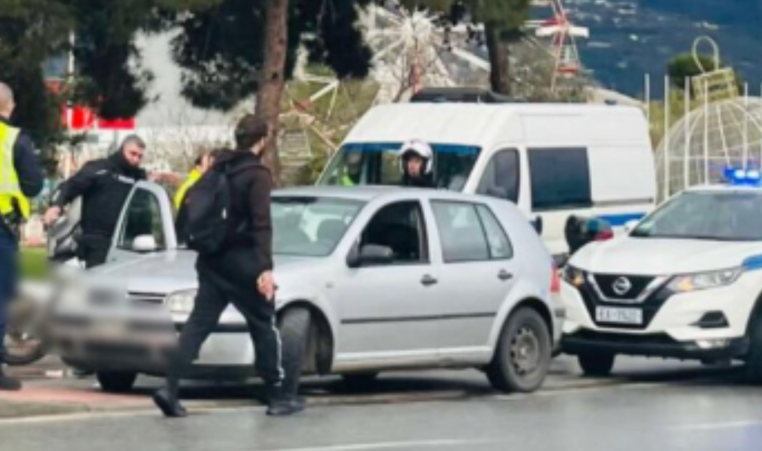 Τροχαίο ατύχημα στον Βόλο – Μοτοσικλέτα διανομέα συγκρούστηκε με αυτοκίνητο (φωτογραφίες)