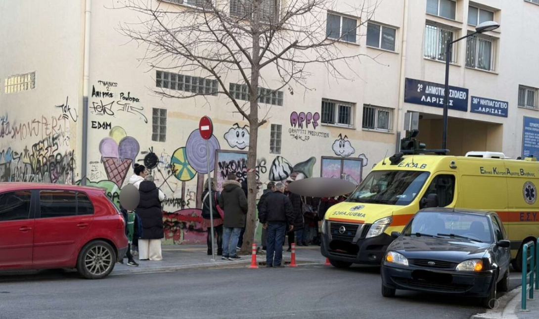 Αυτοκίνητο παρέσυρε 3χρονο αγοράκι στο κέντρο της Λάρισας – Μεταφέρεται στο νοσοκομείο (φώτο)