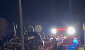 Σιωπηλό προσκύνημα στο σημείο του τροχαίου δυστυχήματος στην Πάτρα: Τι αναφέρουν αυτόπτες μάρτυρες – Δείτε βίντεο