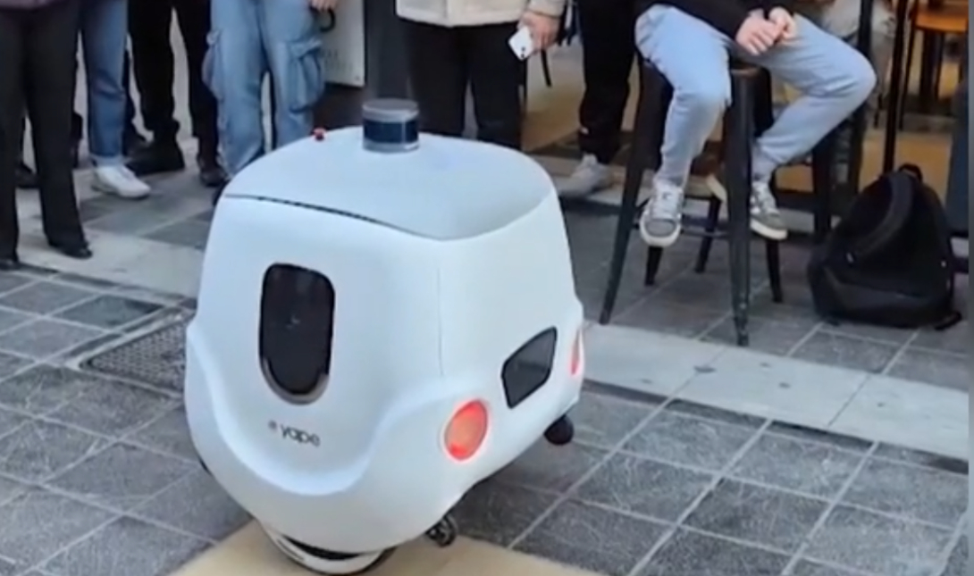 Χίος: Το πρώτο delivery robot είναι γεγονός – Δείτε βίντεο