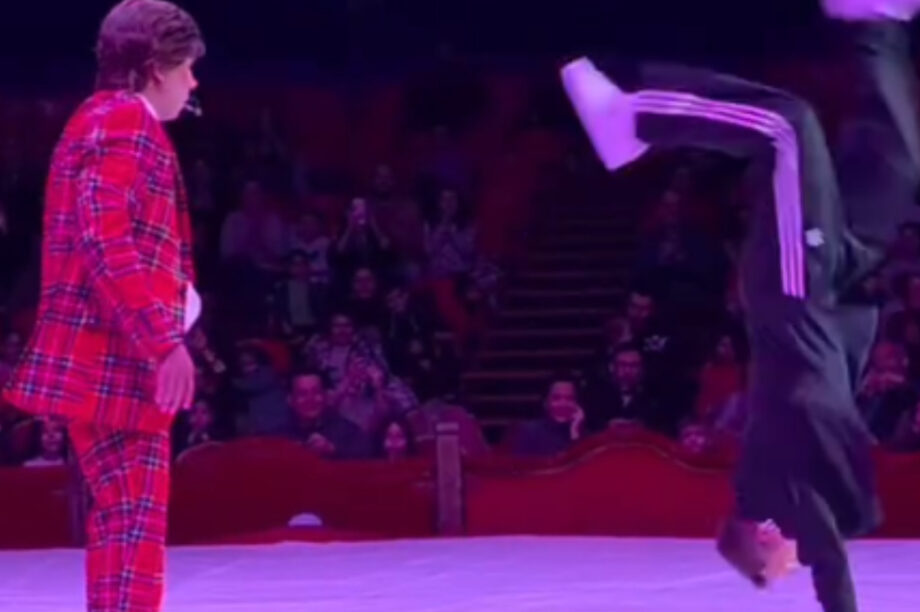 Απρόσμενη εμφάνιση Πετρούνια σε παράσταση... τσίρκο! (βίντεο)