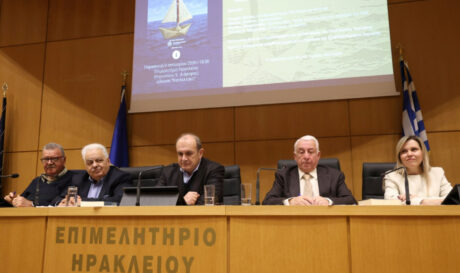 Πλήθος κόσμου στην παρουσίαση του βιβλίου «Πλόες χαρτογραφώντας 40 χρόνια σε δημοσιογραφική ρότα» του Γιώργου Μυσιρλάκη