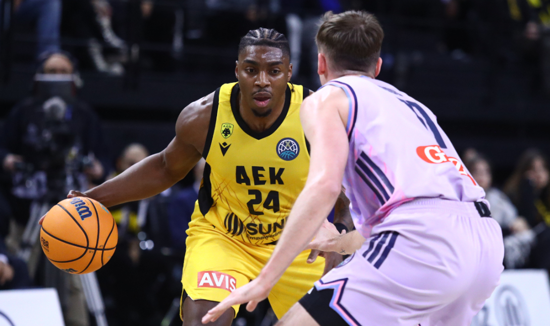 Η SUNEL Arena έγινε «καζάνι» και η ΑΕΚ λύγισε την Άλμπα