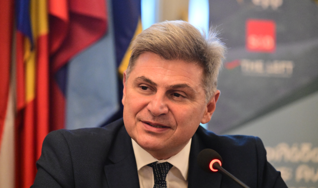 Φαραντούρης: «Διαδικασίες «εξπρές» για να εκδιωχθώ από τον ΣΥΡΙΖΑ – Παραμένω προσηλωμένος στο έργο μου»