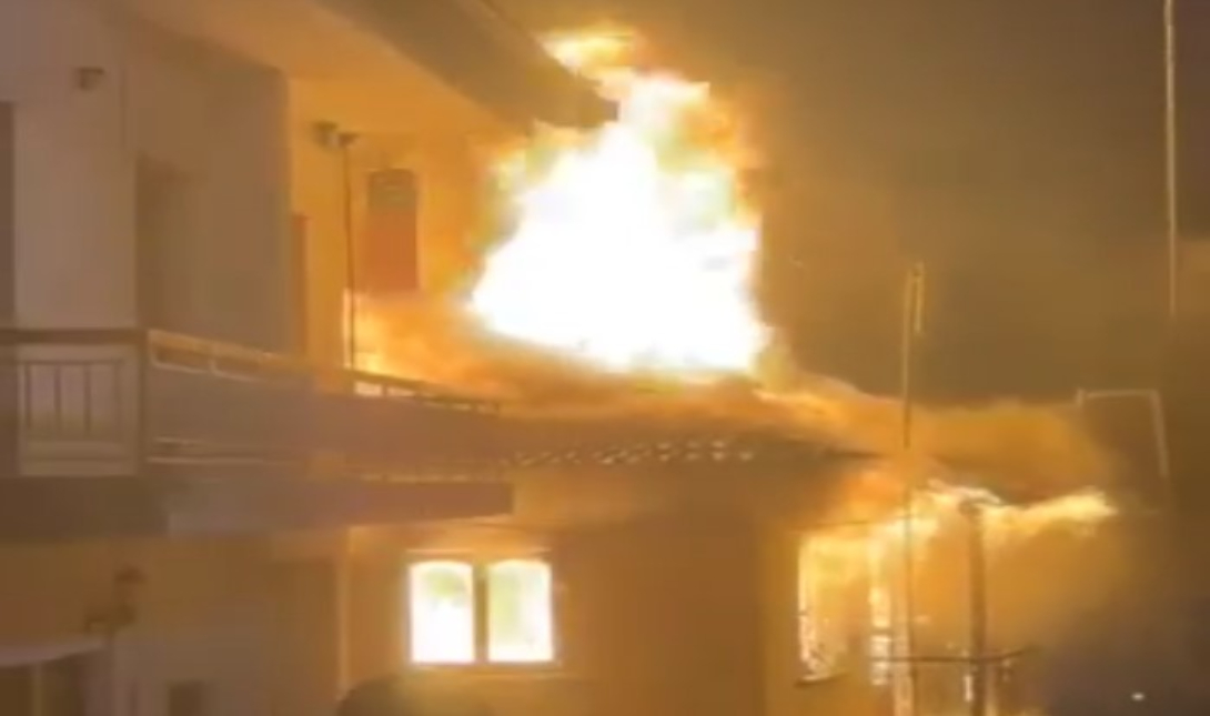 Πυρκαγιά σε σπίτι στον Σοχό – Αναζητείται μια 89χρονη γυναίκα