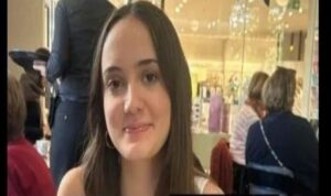 Δύσκολες ώρες για την οικογένεια Καλλέργη – Αυτή είναι η 15χρονη Αλίκη που αγνοείται από τη φονική πυρκαγιά στο κλαμπ στις Άλπεις