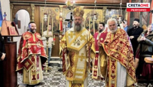 Συγκίνηση στον Μυλοπόταμο: Πατέρας παραδίδει ενορία στον γιο του!