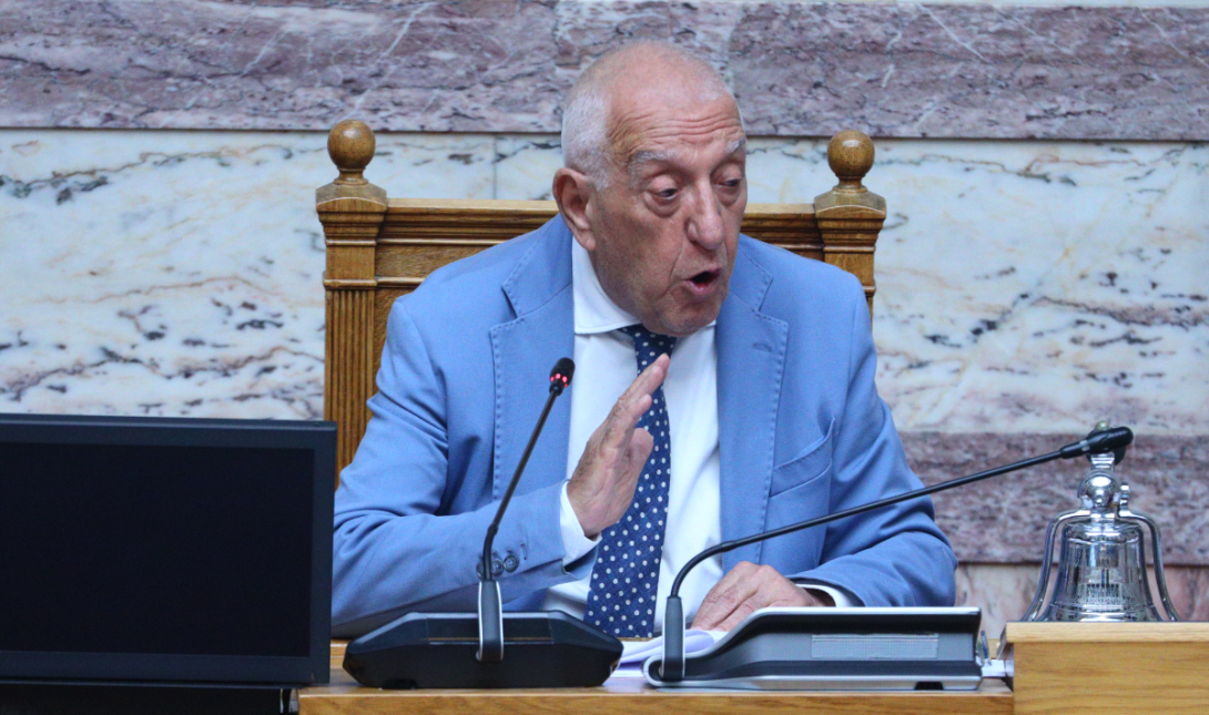 Κακλαμάνης: «Απαράδεκτη οποιαδήποτε αναφορά στα έργα και τις ημέρες της δικτατορίας»