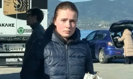 16χρονη Λορα