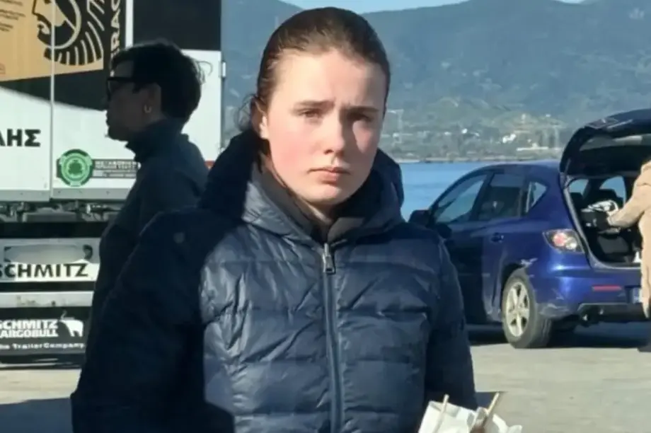 16χρονη Λορα