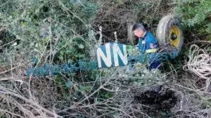 Τρακτέρ ανετράπη σε ρέμα: Χωρίς τις αισθήσεις ο οδηγός