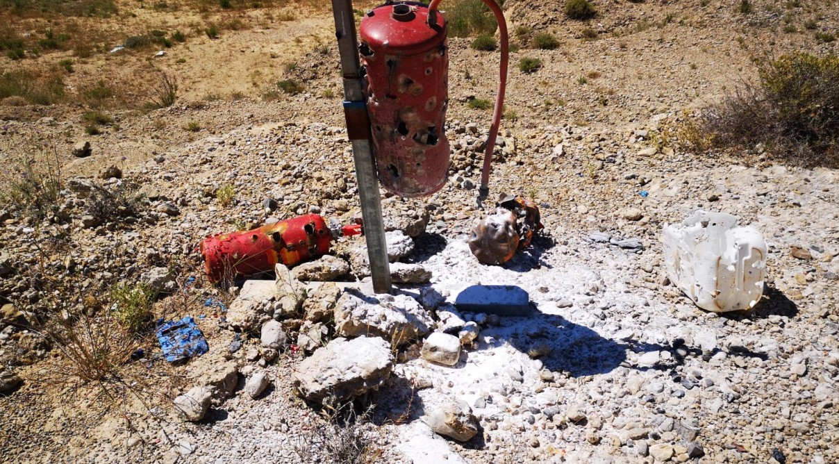 Μεσσηνία: Σε συναγερμό στρατός και πυροσβεστική για οβίδες που εντοπίστηκαν σε κοτέτσι (φώτο)