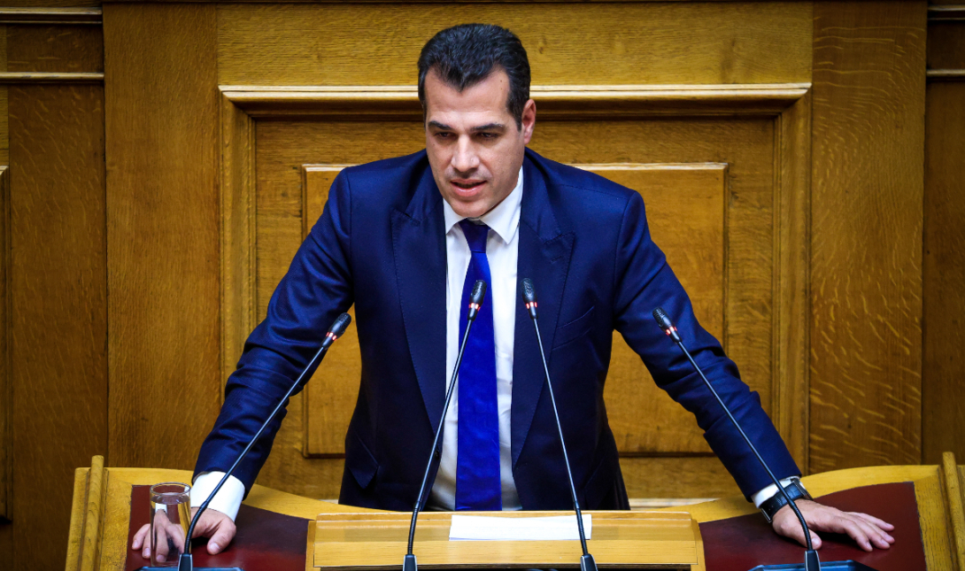 Πλεύρης: «Τέλος τα επιδόματα σε μετανάστες – Απώλεια άδειας παραμονής όταν παύει η εργασία τους»