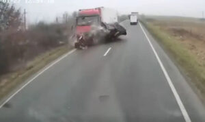 Πολύνεκρο τροχαίο με οπαδούς του ΠΑΟΚ – Σκληρές εικόνες από το σημείο της τραγωδίας (βίντεο, φώτο)