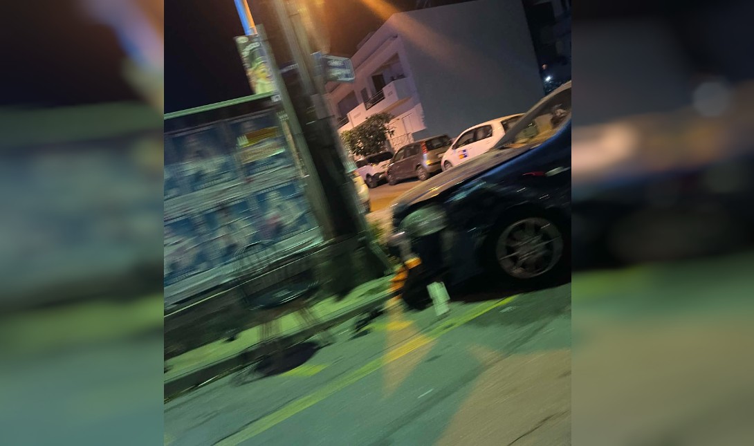 Nέο τροχαίο στο Ηράκλειο: Αυτοκίνητο έχασε τον έλεγχο και προσέκρουσε σε κολώνα