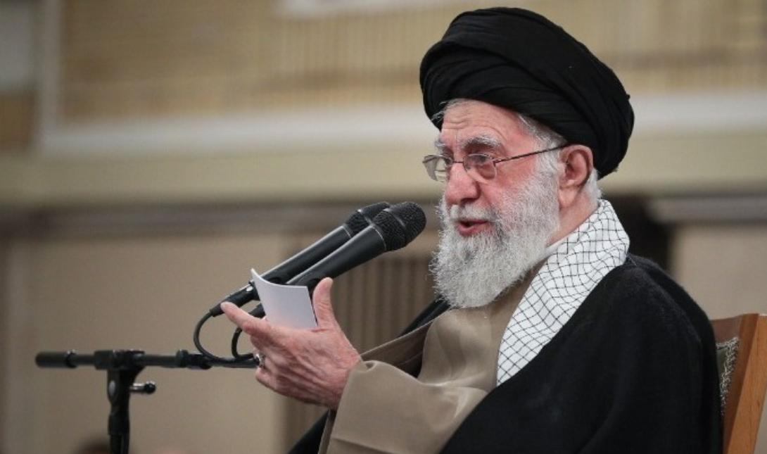 Ιράν: «Στενεύει» ο κλοιός για τον Χαμενεΐ – Η κοινωνία αισθάνεται ότι δεν έχει τίποτα να χάσει