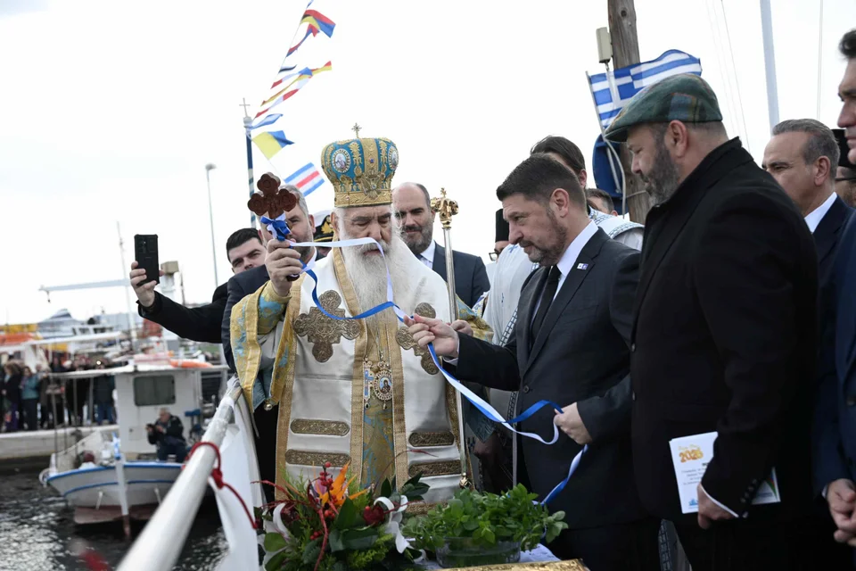 Χαρδαλιάς: Τα Φώτα υπενθυμίζουν όσα κρατούν την κοινωνία ενωμένη