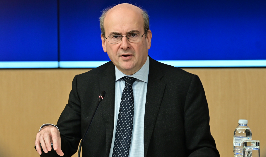 Χατζηδάκης: «Διαρκής η προσπάθεια τήρησης όλων των δεσμεύσεων της κυβέρνησης»