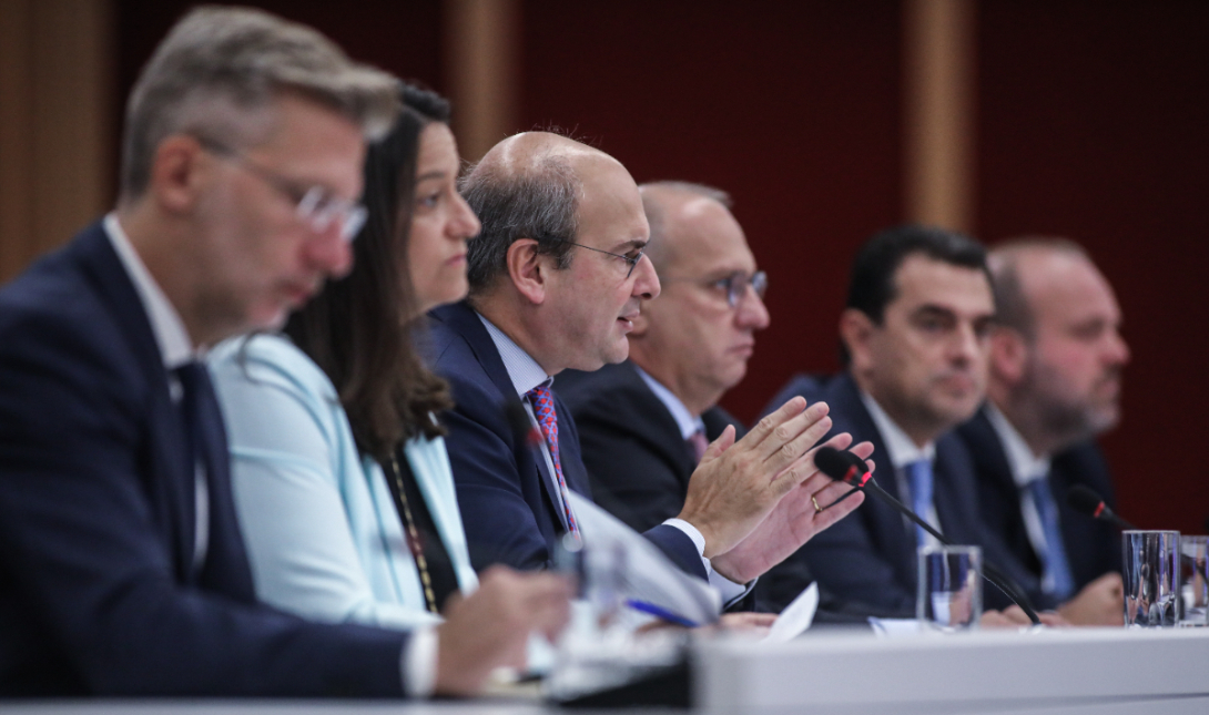 Το κυβερνητικό έργο για το 2026 θα παρουσιάσουν σήμερα Χατζηδάκης και Σκέρτσος