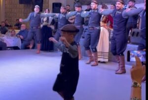 Το μικρό Κρητικόπουλο που «τρέλανε» το Tik Tok – Δείτε βίντεο