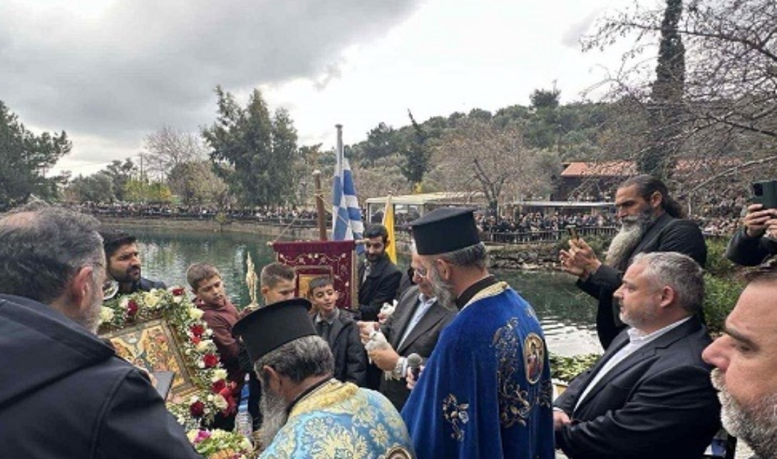 Γιόρτασαν τα Θεοφάνια στη λίμνη του Ζαρού – Δείτε φωτογραφίες