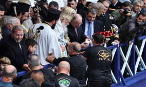 Θεοφάνεια στον Πειραιά: Με λαμπρότητα ο Αγιασμός των Υδάτων και το μήνυμα του Προέδρου της Δημοκρατίας