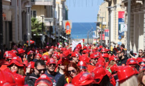 Όταν η Δημόσια Υγεία προειδοποιεί και το Καρναβάλι συνεχίζεται: Ποιος αναλαμβάνει την ευθύνη;