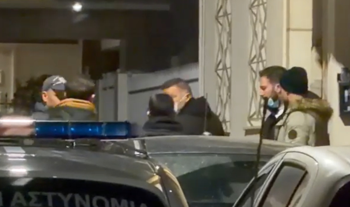 Τραγωδία στον Κολωνό: Εντοπίστηκε νεκρή 31χρονη έγκυος στο σπίτι της – Προσήχθη ο σύζυγός της (βίντεο)