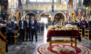 Στον εορτασμό του Πολιούχου του Κρουσώνα Αγίου Χαραλάμπους  ο Περιφερειάρχης Κρήτης Σταύρος Αρναουτάκης (φωτο)