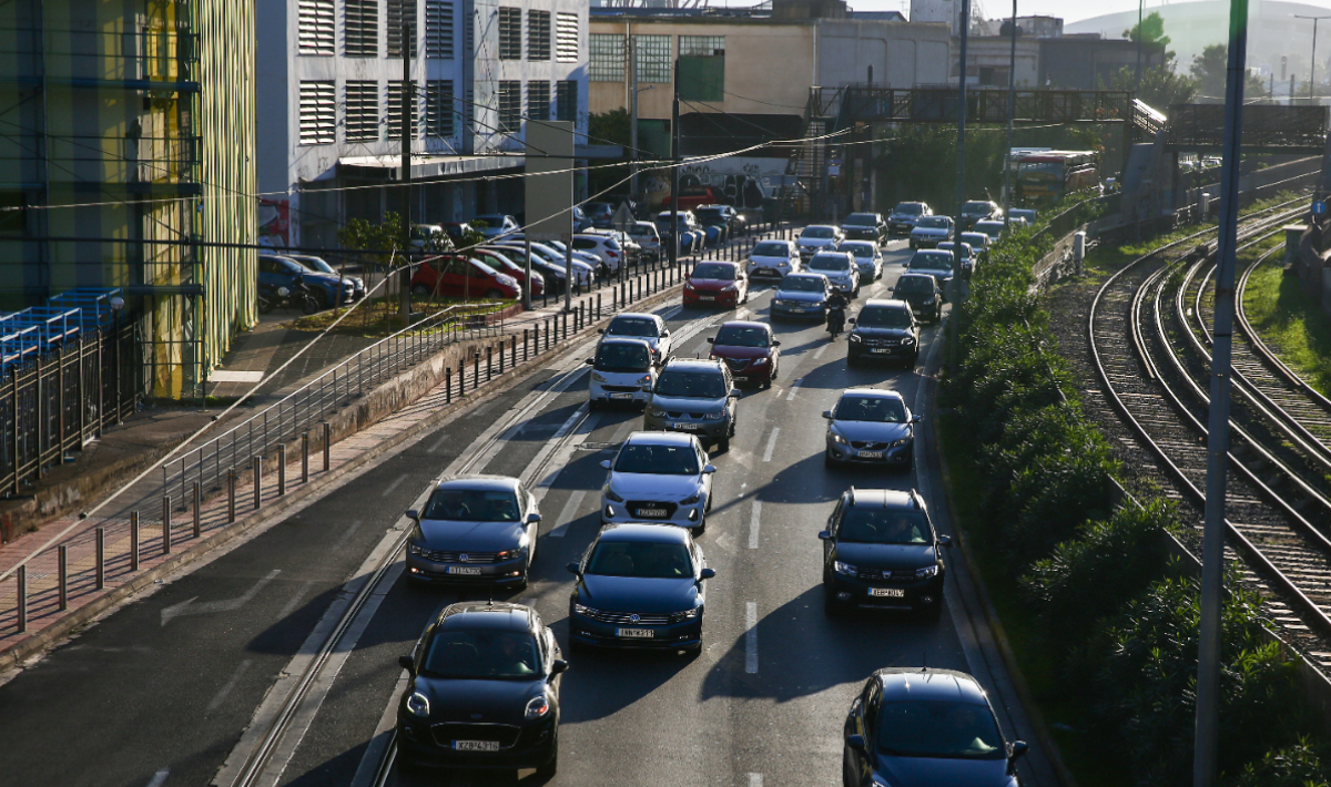 Έξτρα 220€ το χρόνο το κόστος των Ευρωπαίων οδηγών λόγω του πολέμου στο Ιράν