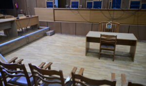 Ποινή φυλάκισης για τη μητέρα που δεν έστελνε σχολείο το 10χρονο παιδί της με αυτισμό στη Λαμία