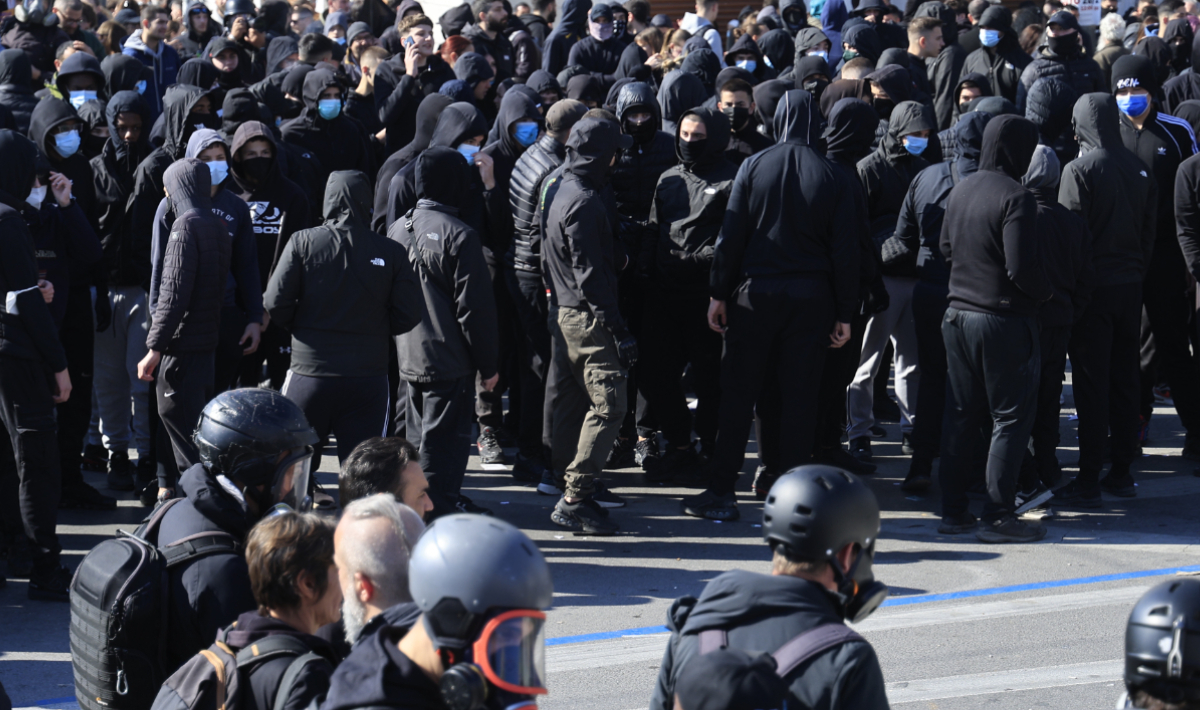 128 προσαγωγές και 3 συλλήψεις στο Σύνταγμα