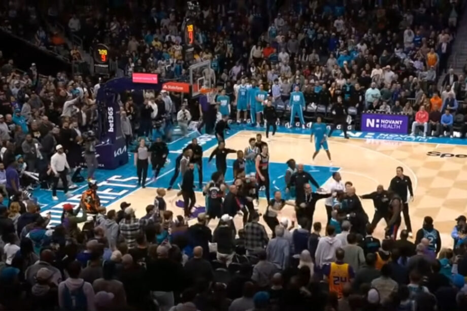 ΝΒΑ: Άγριο ξύλο στον αγώνα των Χόρνετς με τους Πίστονς (βίντεο)