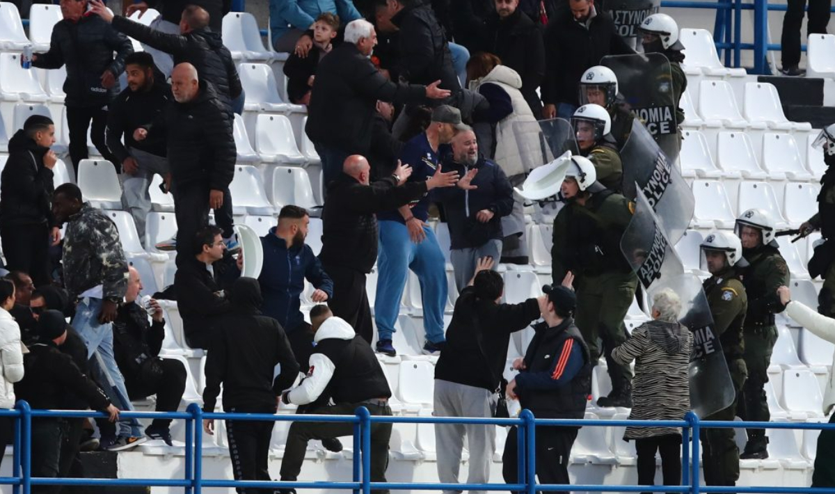 Στη φυλακή ο πρόεδρος του Ιωνικού για τα επεισόδια στον αγώνα Κηφισιά-ΟΦΗ στη Νίκαια (βίντεο)