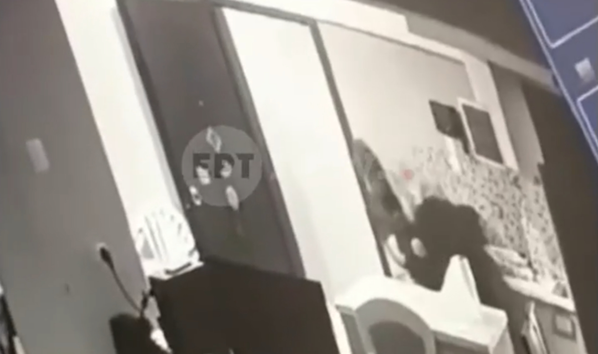 Κυψέλη: Σοκαριστική επίθεση 64χρονου σε μητέρα 25χρονων ΑμεΑ (βίντεο)